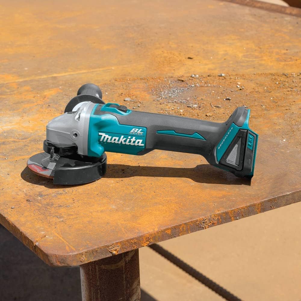 Makita XAG04Z 18V LXT 4.5 Inch Angle Grinder - Design and Build Quality