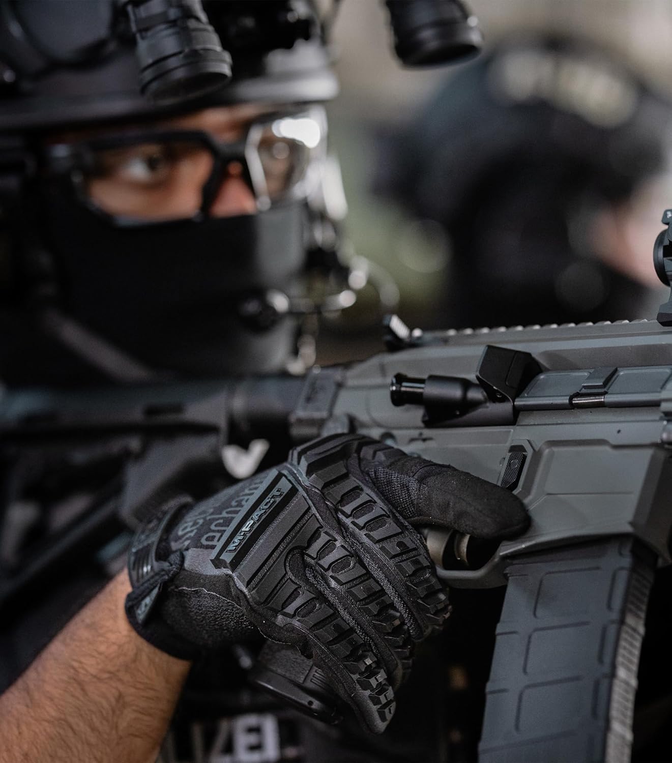 Mechanix Wear M-Pact Tactical Work Gloves Large - Design and Build Quality