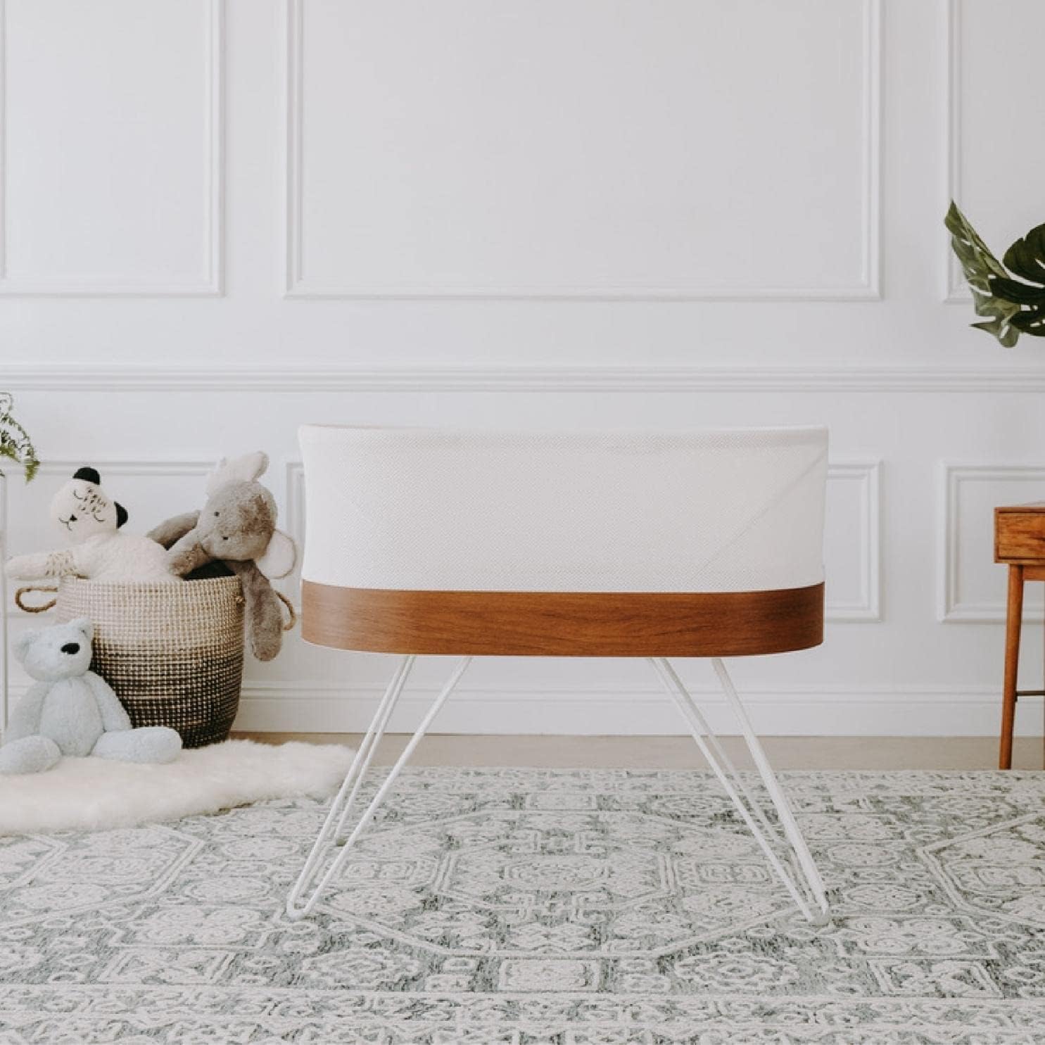 Snoo Smart Sleeper Bassinet by Happiest Baby - Is It Worth the Price?