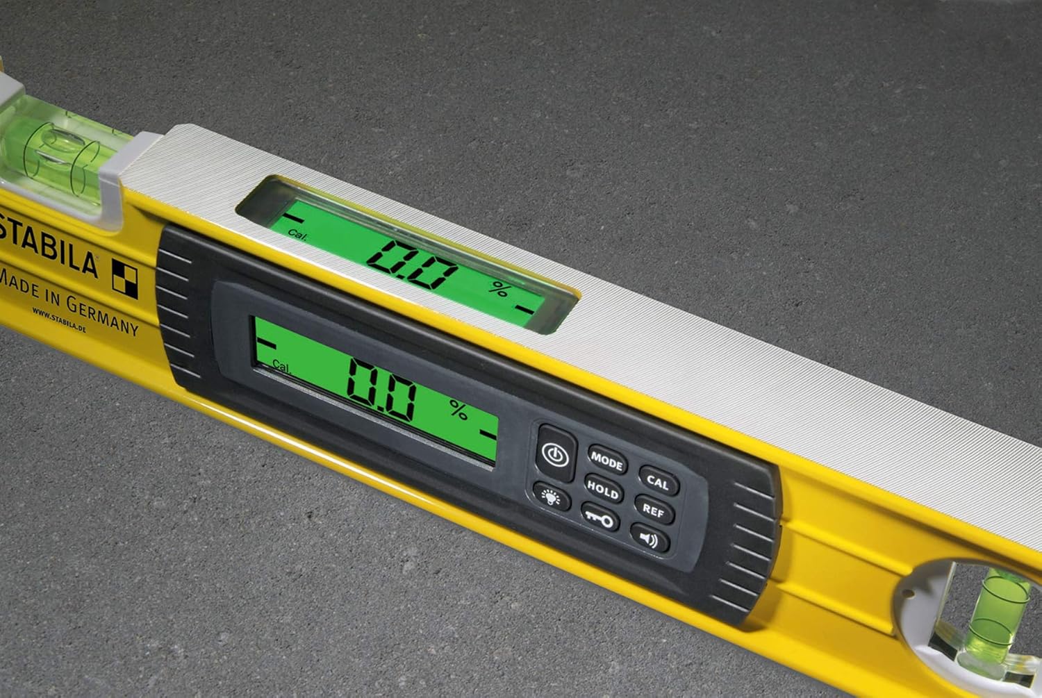 Stabila Type 196-2 Electronic Level 48 Inch - Design and Build Quality