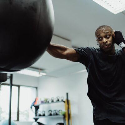 Under Armour Tech 2.0 T-Shirt Review: The Amazon Best Seller With 128,000+ Reviews Tested - Photo by Ketut Subiyanto on Pexels