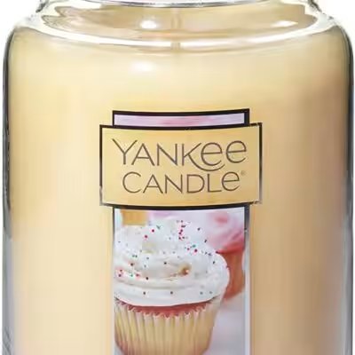 Yankee Candle Large Jar Candle Vanilla Cupcake 22oz Review — The Amazon Favorite With 25,000+ Ratings Put to the Test - Product Image
